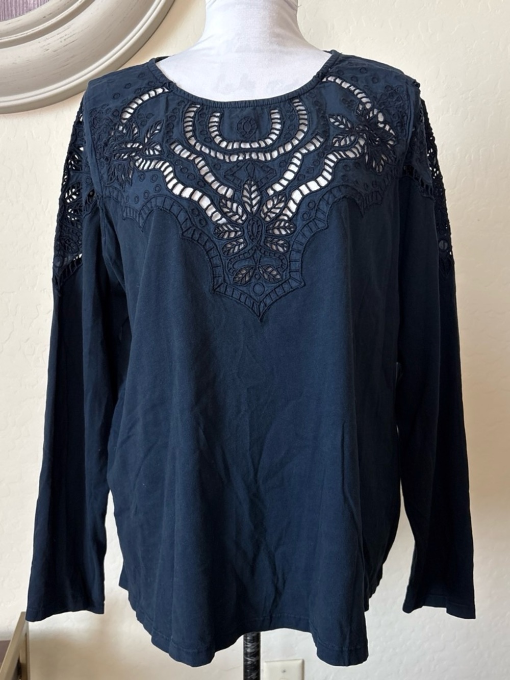 Sundance Navy Crochet Yoke Long-Sleeve cotton Blouse. XL